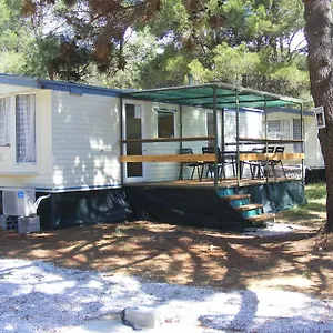 Kompleks wypoczynkowy Mobilehome - Dalmacija Camp